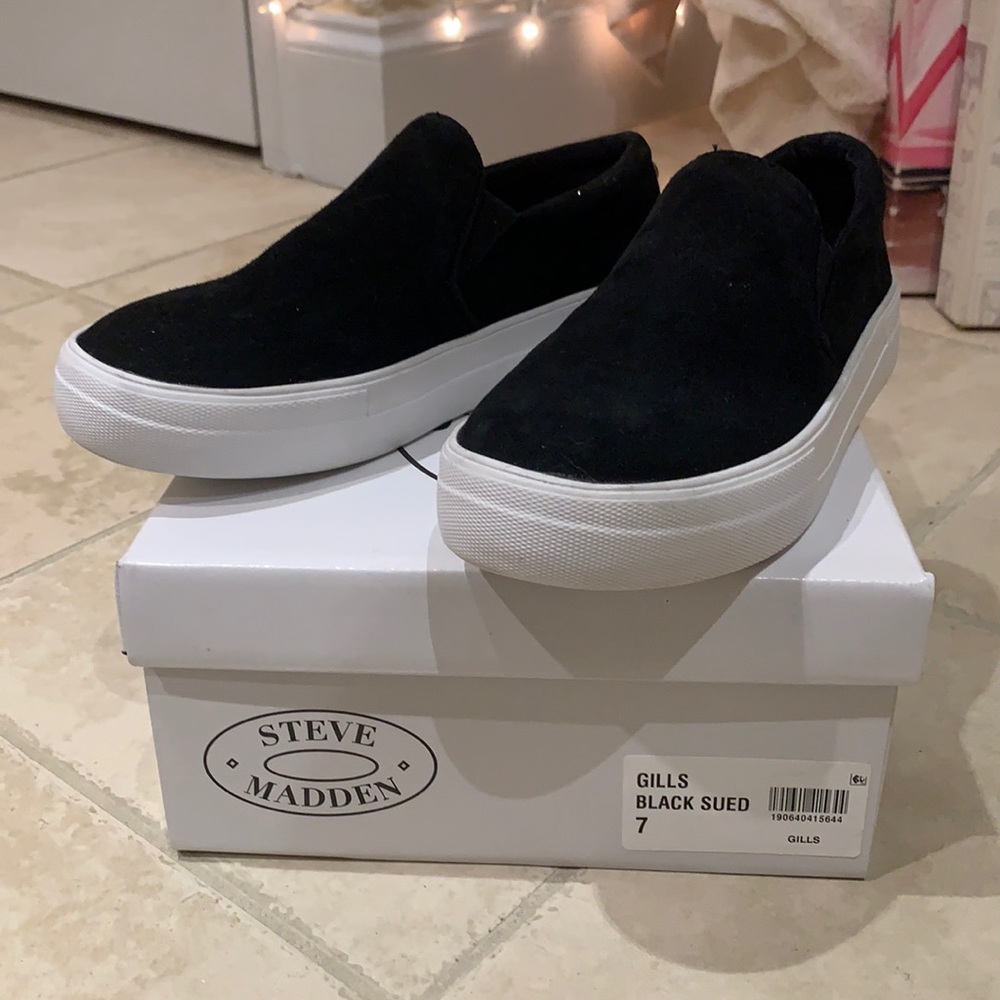 New in box Steve Madden slip on sneakers